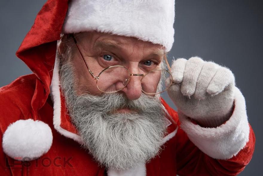 Срочно! Ищем Санта Клауса с оригинальной бородой.
