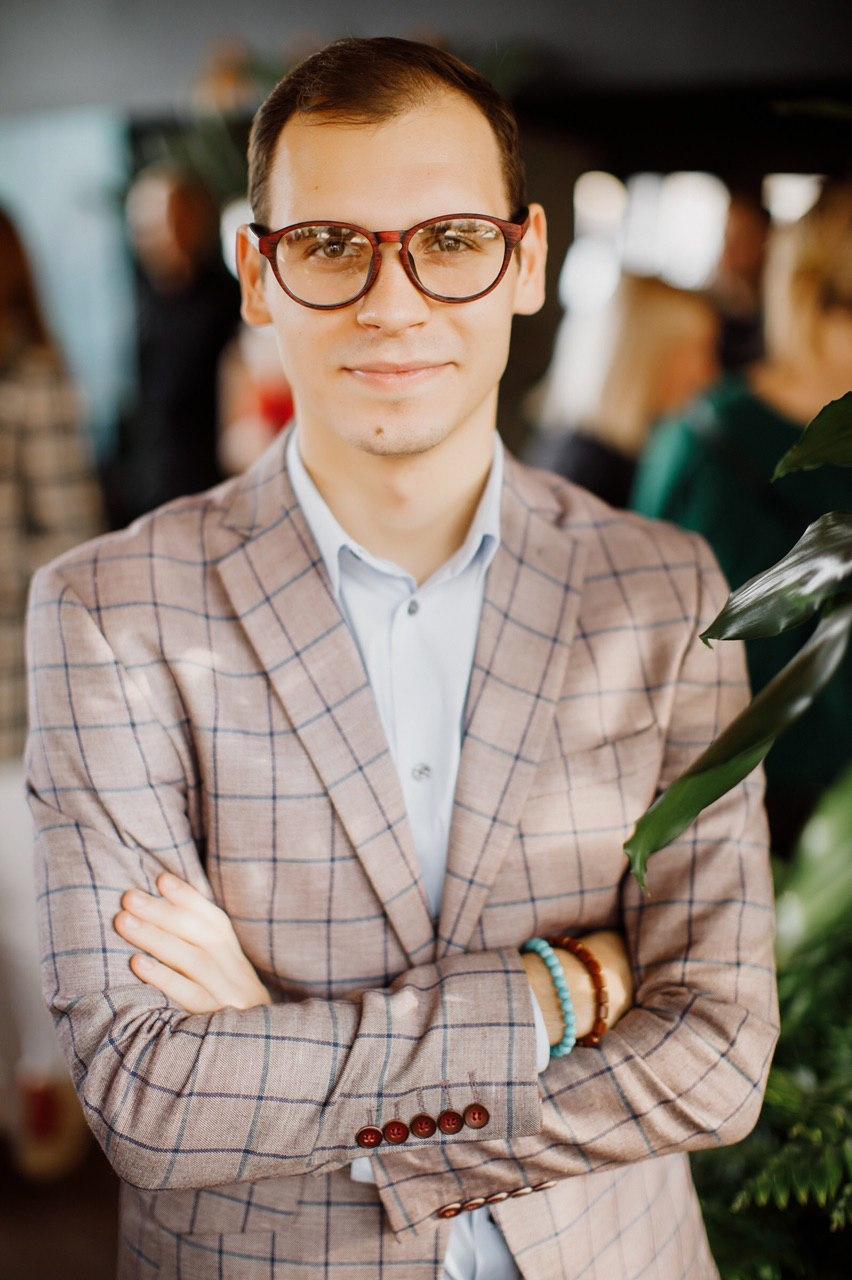 Дмитрий Ефремов